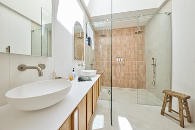 Ricky and Haydn | Main Ensuite