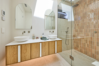 Ricky and Haydn | Main Ensuite