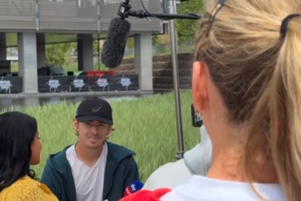 Katie Boulter sneaks up on Alex de Minaur's interview