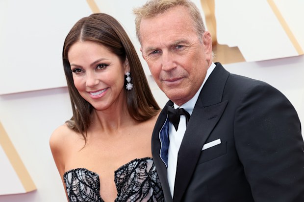  Christine Baumgartner and Kevin Costner 