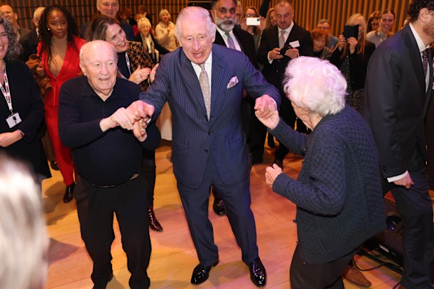 NMA SOLO As the Jewish community prepares to celebrate Chanukah, His Majesty The King visited  JW3, a Jewish community centre that is open to all faiths and acts as a hub for the arts, culture, social action and learning in North London. Founded by Dame Vivien Duffield DBE, JW3 opened in October 2013 with a vision of a vibrant, diverse, unified British-Jewish community, inspired by and engaged with Jewish arts, culture, learning and life. The King danced at  pre-Chanukah reception being hosted o