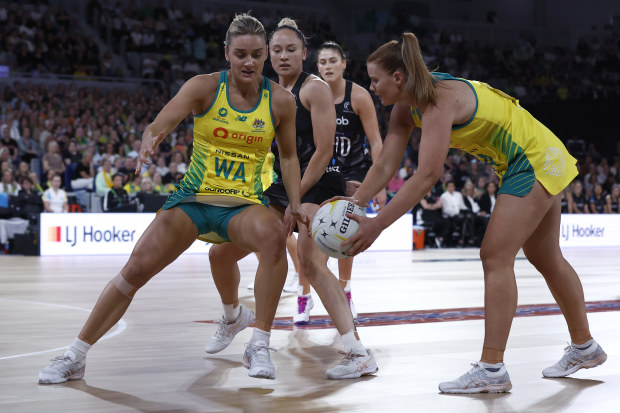 Steph Wood of The Australian Diamonds passes to Liz Watson during the Constellation Cup match between the Australia Diamonds and the New Zealand Silver Ferns at John Cain Arena on October 19, 2022 in Melbourne, Australia. (Photo by Darrian Traynor/Getty Images)