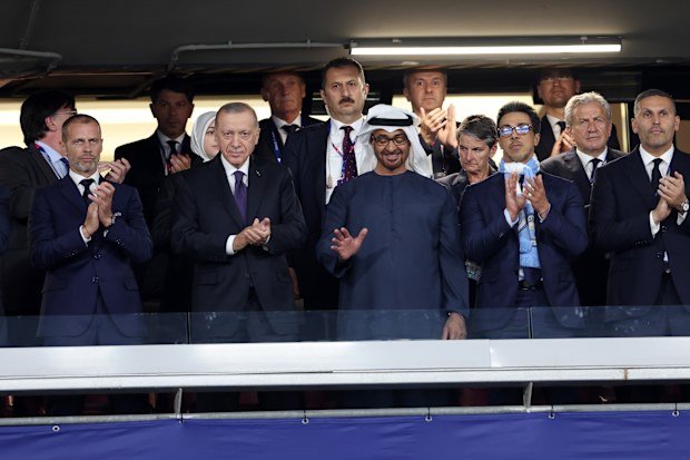 Sheikh Mohamed bin Zayed al-Nahyan at Atatuerk Olympic Stadium.