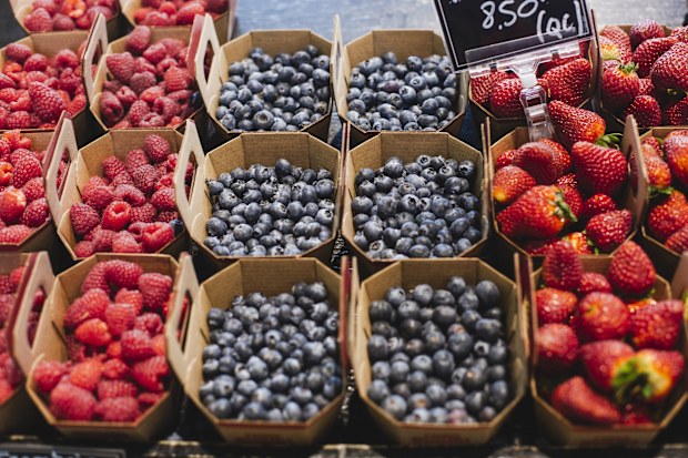 Berry fruit, market retail space, food,