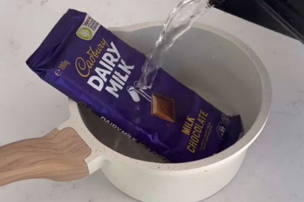Clever rocky road trick that eliminates the 'worst' step TikTok video by Bec Hardgrave 