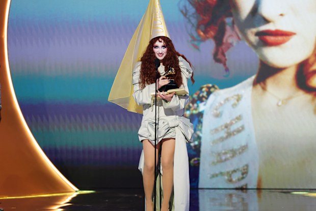 Chappell Roan accepts the Best New Artist award onstage during the 67th Annual GRAMMY Awards at Crypto.com Arena on February 02, 2025 in Los Angeles, California. 