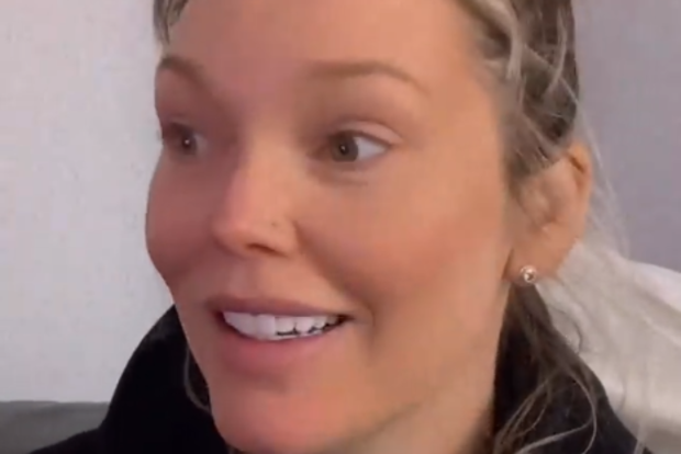 Melissa Rawson opens up about feeling her twins kick for the first time.