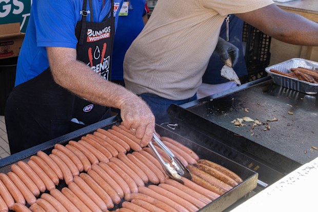 Bunnings sausage sizzle onion controversy
