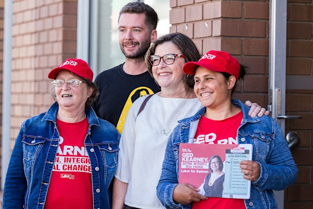 Labor Party Batman by-election candidate Ged Kearney meets with supporters in Northcote, Melbourne, Friday, March 9, 2018. A by-election for the Australian House of Representatives seat of Batman will be held on 17 March 2018. (AAP Image/Daniel Pockett) 