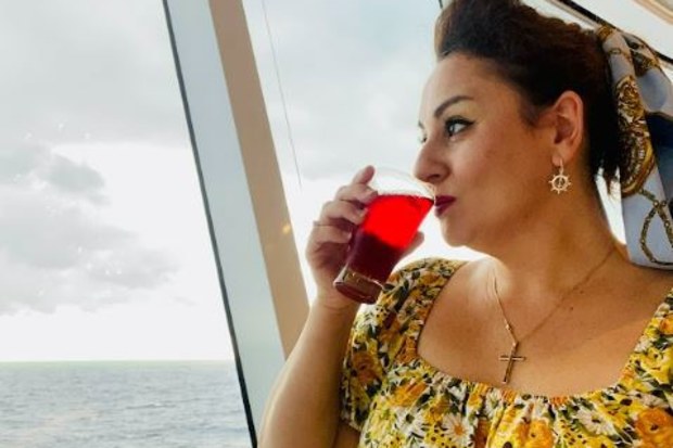 honida berum eating on a cruise ship
