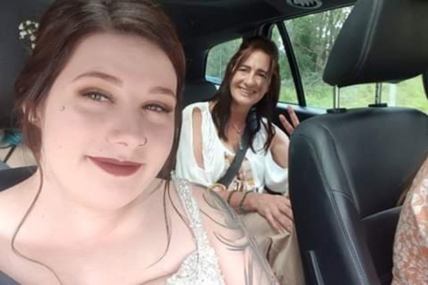 Jasmine on her wedding day with her mum, Imogen.