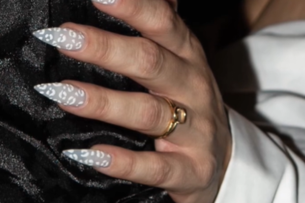 wedding photographer fluke shot shows diamond from ring missing later found