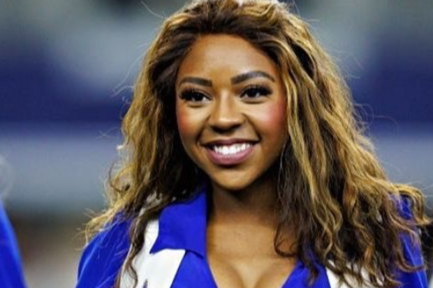 Dallas Cowboys Cheerleaders Armani Latimer dances without wig alopecia