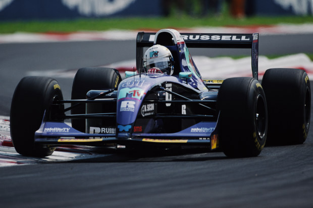 David Brabham of Australia drives the #31 MTV Simtek Ford Simtek S941 Ford V8 during the Italian Grand Prix on 11 September 1994 at the Autodromo Nazionale Monza near Monza, Italy. (Photo by Mike Hewitt/Getty Images)