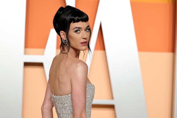 BEVERLY HILLS, CALIFORNIA - MARCH 02: Katy Perry attends the 2025 Vanity Fair Oscar Party Hosted By Radhika Jones at Wallis Annenberg Center for the Performing Arts on March 02, 2025 in Beverly Hills, California.  (Photo by Dia Dipasupil/FilmMagic)