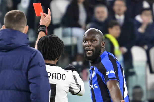 TURIN, ITALY - APRIL 04: Romelu Lukaku of internazionale reacts to the red card during the Coppa Italia match between Juventus and FC Internazionale at Allianz Stadium on April 04, 2023 in Turin, Italy. (Photo by Diego Puletto/Getty Images)