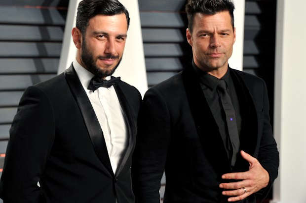 Ricky Martin arrives at the 2017 Vanity Fair Oscar Party.