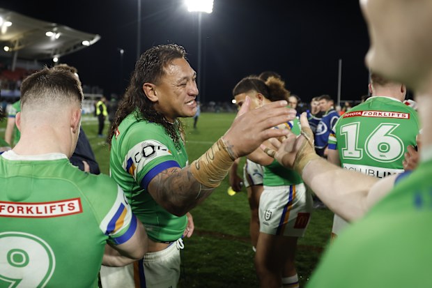 MUDGEE, AUSTRALIA - AUGUST 22: Josh Papalii of the Raiders celebrates victory during the round 25 NRL match between Penrith Panthers and Canberra Raiders at Glen Willow Sporting Complex, on August 22, 2025, in Mudgee, Australia. (Photo by Mark Evans/Getty Images)