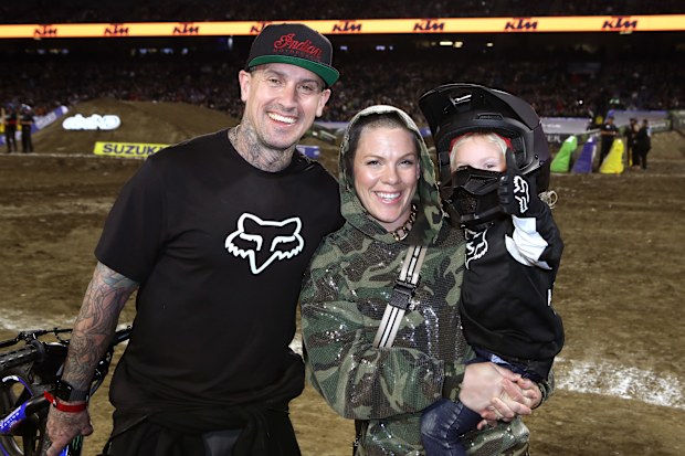 pink and carey hart pink denies break up reports 