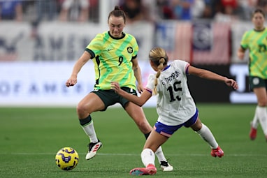 Caitlin Foord - 4