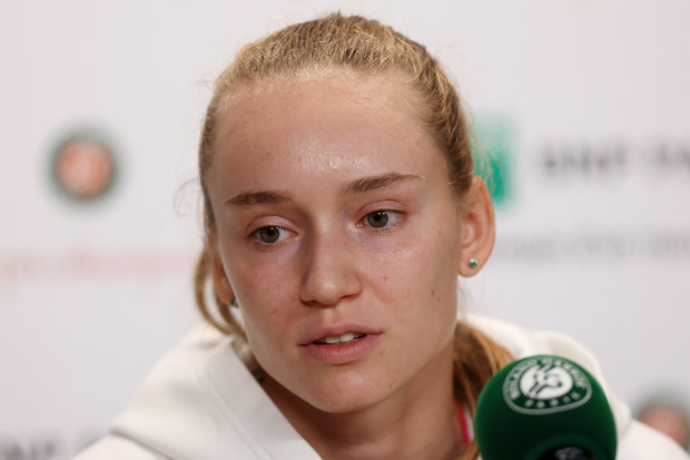 Elena Rybakina announces her retirement from the French Open due to illness.