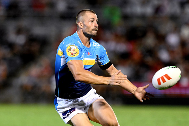 BRISBANE, AUSTRALIA - FEBRUARY 19: Kieran Foran of the Titans passes the ball during the NRL Trial Match between the Dolphins and the Gold Coast Titans at Kayo Stadium on February 19, 2023 in Brisbane, Australia. (Photo by Bradley Kanaris/Getty Images)