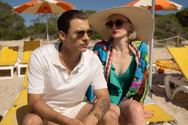 Joan S01E02 Frank Dillane as Boisie & Sophie Turner as Joan Hannington (c) Snowed-In Productions & All3Media International (20) Stan