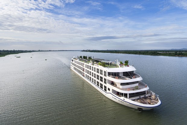 Scenic Spirit, Exterior