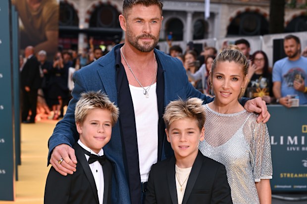 Chris Hemsworth and Elsa Pataky  with Tristan Hemsworth (L) and Sasha Hemsworth