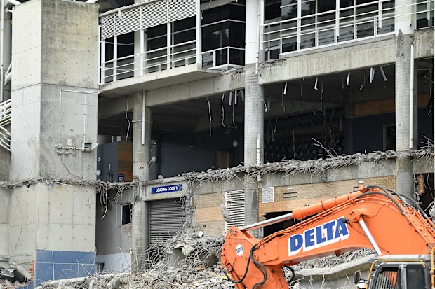 The Coalition has begun knocking down Allianz Stadium at Moore Park.
