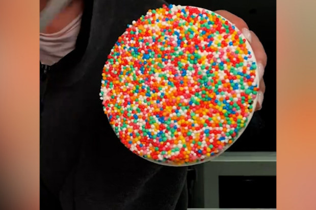 Dot cakes