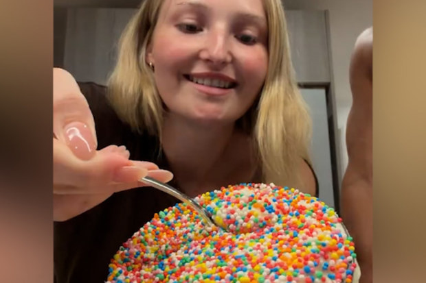 Riley Hemson dot cake