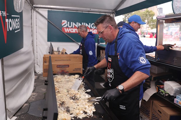 Bunnings sausage sizzle onion controversy