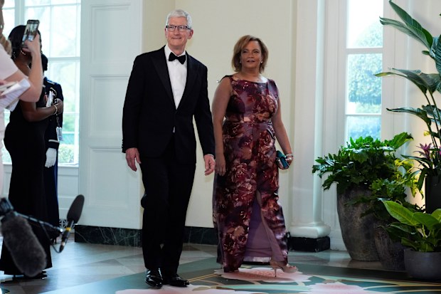 Tim Cook and Lisa Jackson