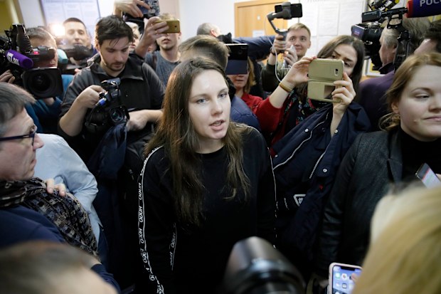 Alla Ilyina, who broke out of the hospital after learning that she would have to spend 14 days in isolation instead of the 24 hours doctors promised her, speaks to the Media in a courtroom in St.Petersburg.