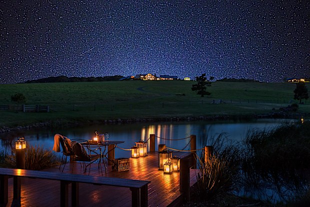Spicers Peak Lodge Dam to Lodge at Night