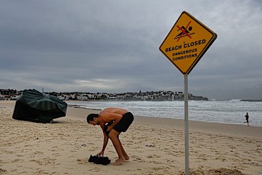 Hazardous Surf NSW: Bondi Icebergs damaged as swells batter Sydney ...