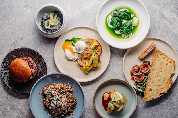 Best Hotel Room Service: EOS by Skycity, SA