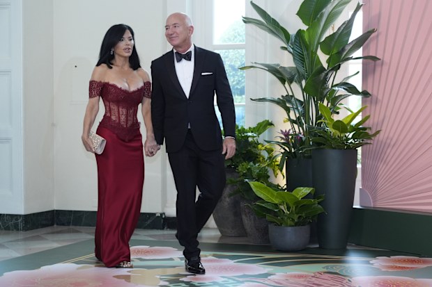 Jeff Bezos and Lauren Sánchez