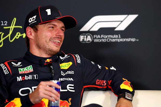 Max Verstappen, 2025 Britanya Grand Prix'sinde pole pozisyonunu aldıktan sonra.