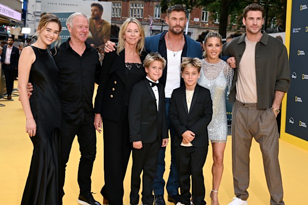 Gabriella Brooks, Craig Hemsworth, Leonie Hemsworth, Tristan Hemsworth, Chris Hemsworth, Sasha Hemsworth, Elsa Pataky and Liam Hemsworth