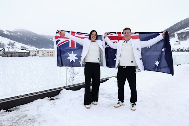 LIVIGNO, ITALIA - 4 FEBBRAIO: I portabandiera australiani Jakara Anthony e Matt Graham delle Olimpiadi invernali di Milano Cortina 2026 posano durante una funzione della squadra olimpica australiana a Casa Italia il 4 febbraio 2026 a Livigno, Italia. (Foto di Cameron Spencer/Getty Images)