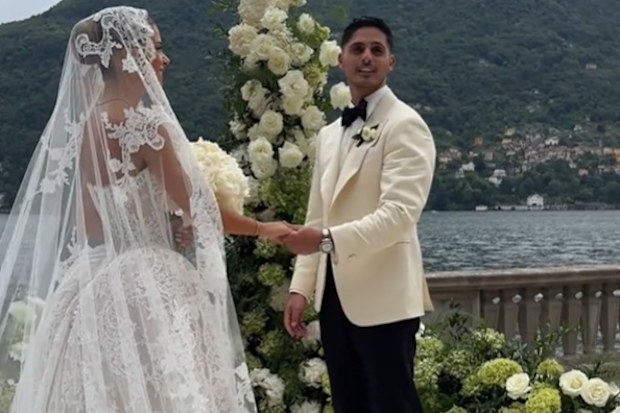 aussie groom's 7 words at the end of the aisle divide online