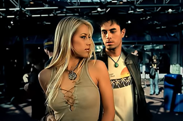 Enrique Iglesias and Anna Kournikova 