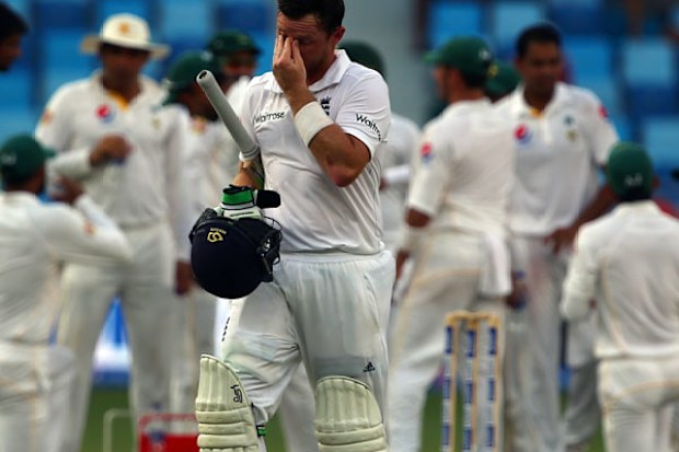 Ian Bell walks from the field after being dismissed. (AFP)