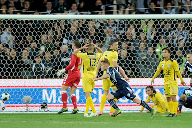 Oliver Bozanic of Melbourne Victory celebrates as he score's the side's first goal, during the FFA final match between Melbourne Victory and Perth Glory. (AAP)