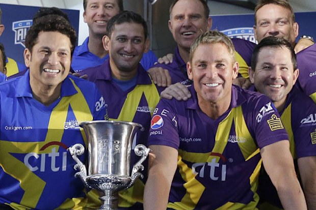 Sachin Tendulkar (L) and Shane Warne at the launch of their new series. (AAP)