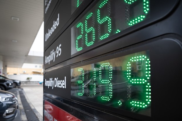 Generic petrol station in Sydney. Fuel, diesel, unleaded, oil, service station, prices, inflation, war, conflict, Iran. Ampol Petrol Station Chatswood East. Friday 27th March 2026 AFR photo Louie Douvis