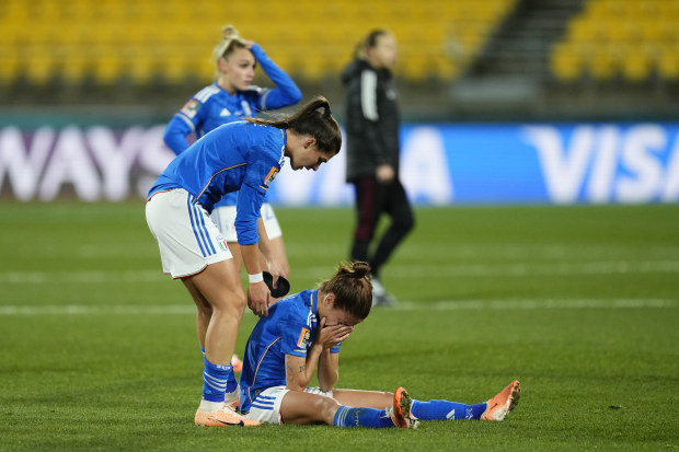Italy players dejected after losing the FIFA Women's World Cup Australia & New Zealand 2023 Group G match between South Africa and Italy at Wellington Regional Stadium on August 2, 2023 in Wellington, New Zealand. (Photo by Jose Breton/Pics Action/NurPhoto via Getty Images)