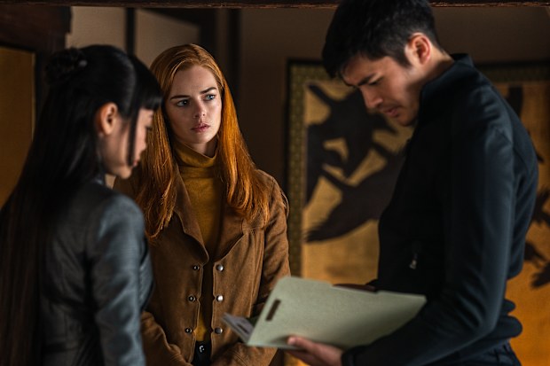 Haruka Abe plays Akiko, Samara Weaving plays Scarlett and Henry Golding plays Snake Eyes in Snake Eyes: G.I. Joe Origins.
